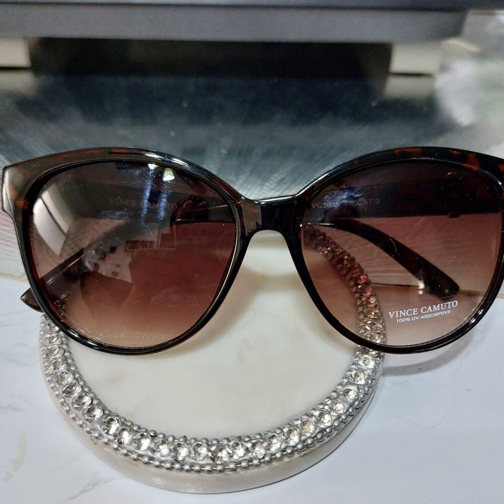 Vince Camuto Sunglasses VC1085 Cat 3  LIGHT SCRATCH ON RIGHT SIDE  =0(